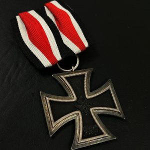 Iron Cross 1939 2nd Class [Klein & Quenzer], 65, L/26   / Single medal block.