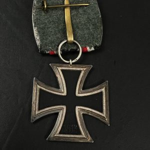 Iron Cross 1939 2nd Class [Klein & Quenzer], 65, L/26   / Single medal block.