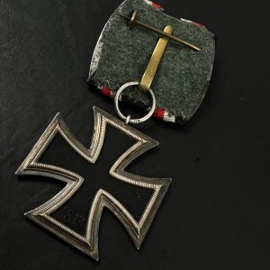 Iron Cross 1939 2nd Class [Klein & Quenzer], 65, L/26   / Single medal block.