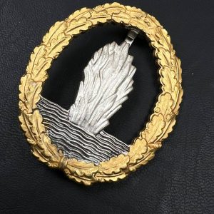 Minesweeper War Badge    Post-war production (1957 pattern)