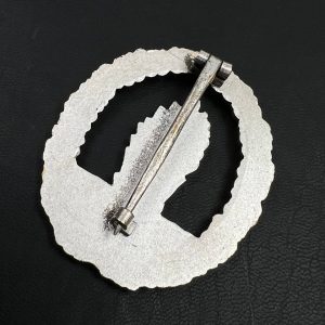 Minesweeper War Badge    Post-war production (1957 pattern)