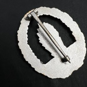 Minesweeper War Badge    Post-war production (1957 pattern)