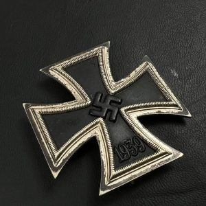 Iron Cross 1939 1st Class [Wilhelm Deumer K.G.], 3, L/11   