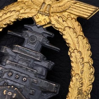 Naval military badge [Schwerin] Buntmetall  