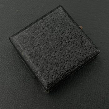 Iron Cross 1939 2nd Class [Robert Koch] / Original packaging and case.