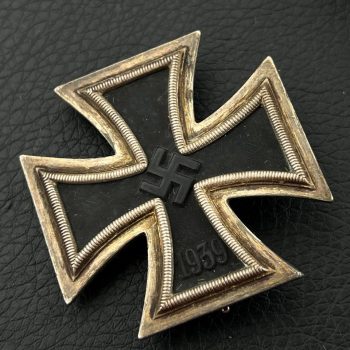 Iron Cross 1939 2nd Class [Robert Koch] / Original packaging and case.