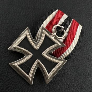 Iron Cross 1939 2nd Class    / Single medal block.