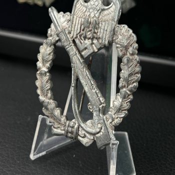 Infantry Assault Badge in silver
