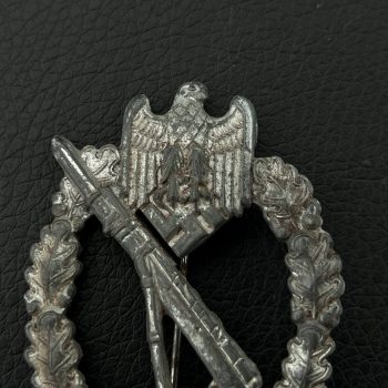 Infantry Assault Badge in silver