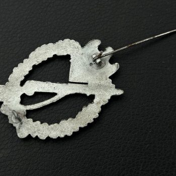 Infantry Assault Badge in silver