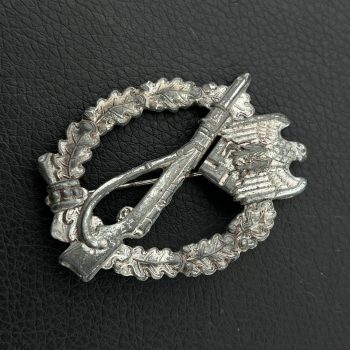 Infantry Assault Badge in silver