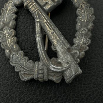 Infantry Assault Badge in silver