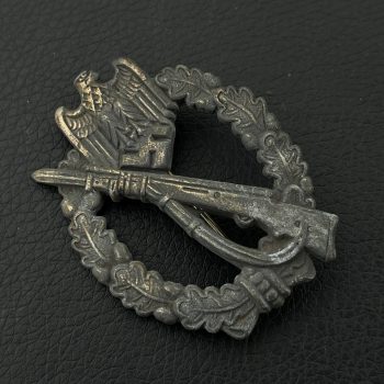 Infantry Assault Badge in silver