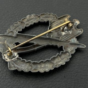 Infantry Assault Badge in silver