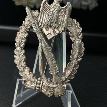 Infantry Assault Badge in silver