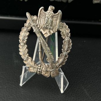Infantry Assault Badge in silver