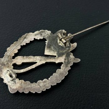 Infantry Assault Badge in silver