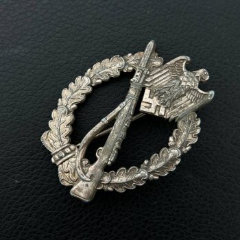 Infantry Assault Badge in silver