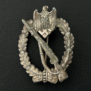 Infantry Assault Badge in silver