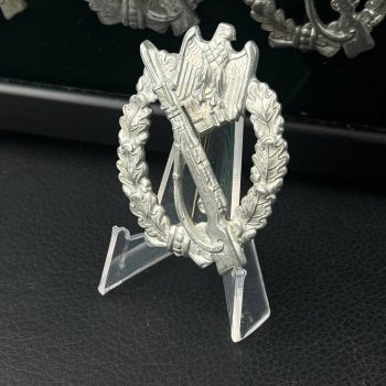 Infantry Assault Badge in silver