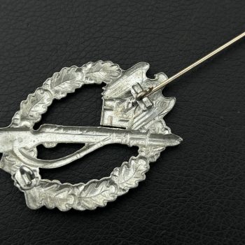Infantry Assault Badge in silver
