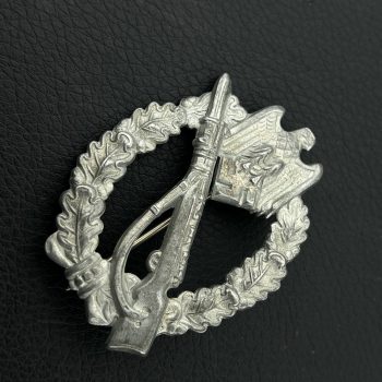 Infantry Assault Badge in silver