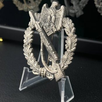 Infantry Assault Badge in silver
