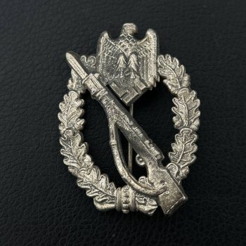 Infantry Assault Badge in silver