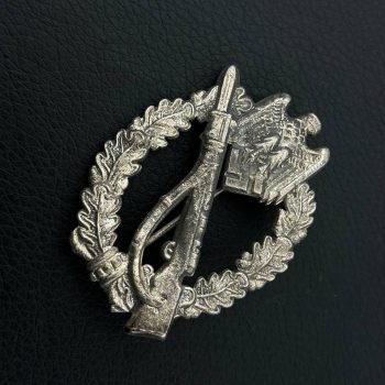 Infantry Assault Badge in silver