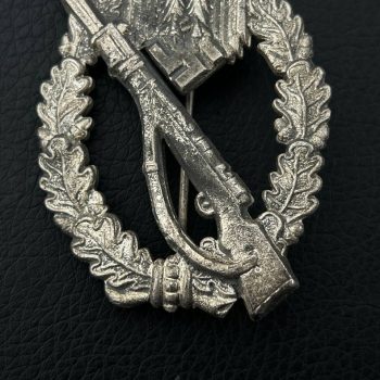 Infantry Assault Badge in silver