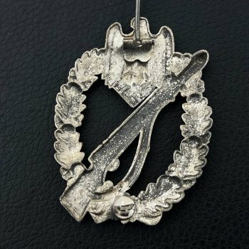 Infantry Assault Badge in silver