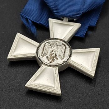 18-Year Long Service Award with a flying eagle clasp for the Luftwaffe  Mint 