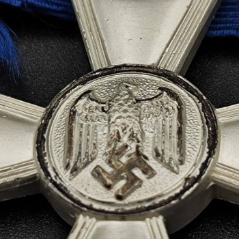 18-Year Long Service Award with a flying eagle clasp for the Luftwaffe  Mint 