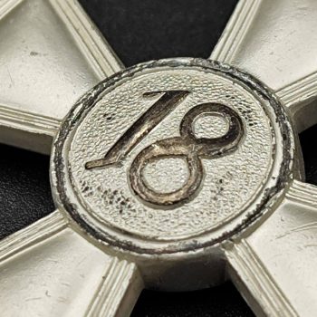 18-Year Long Service Award with a flying eagle clasp for the Luftwaffe  Mint 