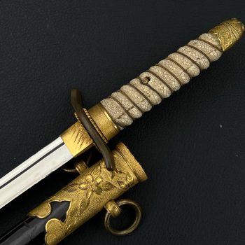Naval Officer's Dirk, 1883     (without the flower-shaped screw)