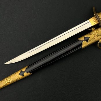 Naval Officer's Dirk, 1883     (without the flower-shaped screw)