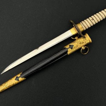 Naval Officer's Dirk, 1883     (without the flower-shaped screw)