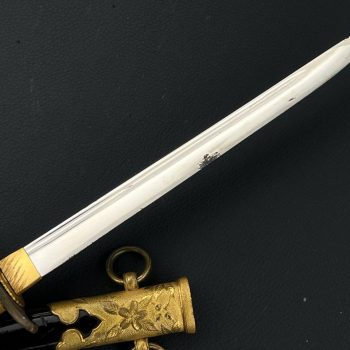 Naval Officer's Dirk, 1883     (without the flower-shaped screw)
