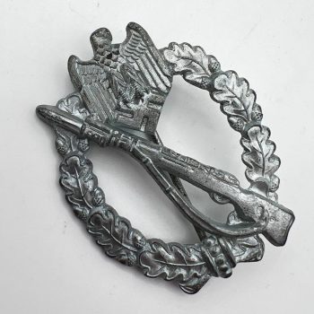 Infantry Assault Badge in silver      