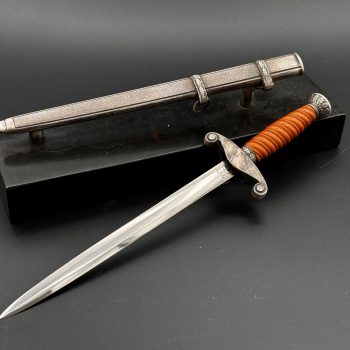 Miniature Army Dagger, 1935 Model  [Coppel Alexander {Alcoso} Solingen]   (On a pedestal.)