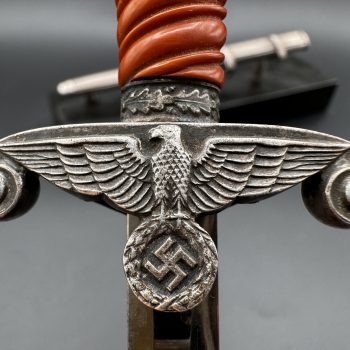 Miniature Army Dagger, 1935 Model  [Coppel Alexander {Alcoso} Solingen]   (On a pedestal.)