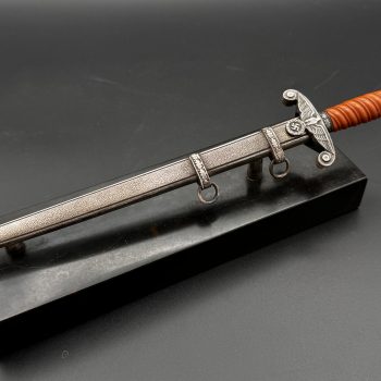 Miniature Army Dagger, 1935 Model  [Coppel Alexander {Alcoso} Solingen]   (On a pedestal.)