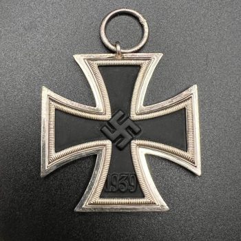 Iron Cross 1939 2nd Class [Klein & Quenzer], 65, L/26   / Original case. Set with a field spang.