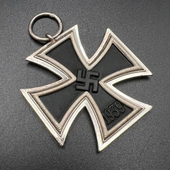 Iron Cross 1939 2nd Class [Klein & Quenzer], 65, L/26   / Original case. Set with a field spang.