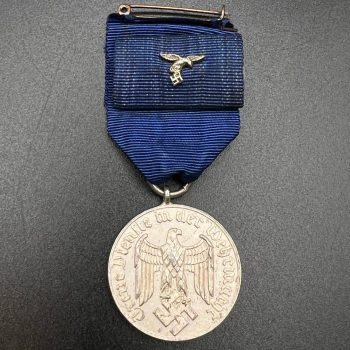4-Year Long Service Award with a flying eagle clasp for the Luftwaffe