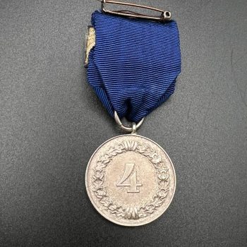 4-Year Long Service Award with a flying eagle clasp for the Luftwaffe