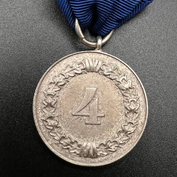 4-Year Long Service Award with a flying eagle clasp for the Luftwaffe