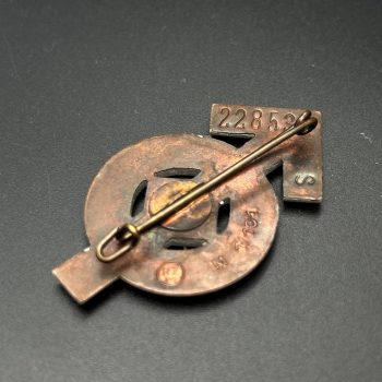   Sport Badge of HJ model 1934 in silver    [GUSTAV BREHMER]  RZM code: M1/101 Numbered - 228531