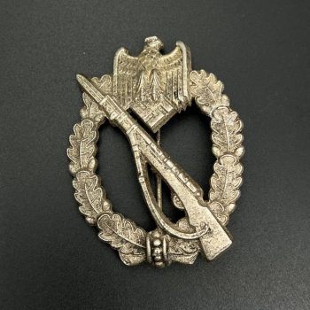 Infantry Assault Badge in silver      