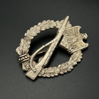 Infantry Assault Badge in silver      